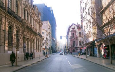 Profesor de nuestro Departamento -DIE- junto a profesor de Derecho U.de Chile presentan mapa interactivo de placas con nombres antiguos de calles de Santiago